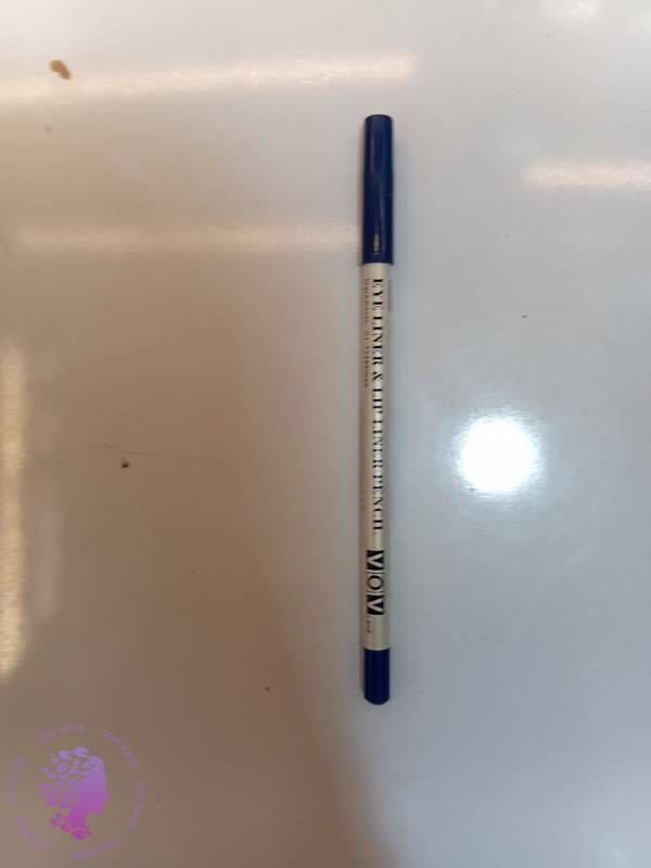 خط لب سرمه ای